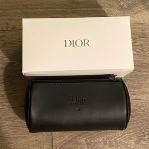 NIB Men’s Toiletry Case